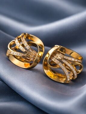 ALFRED PHILLIPE FOR TRIFARI GOLD AND
CRYSTAL METEOR BRACELET